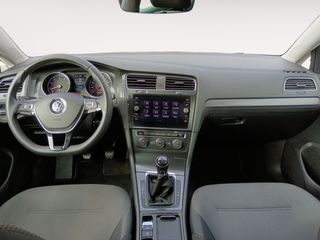 Volkswagen Golf Advance