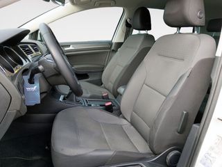 Volkswagen Golf Advance