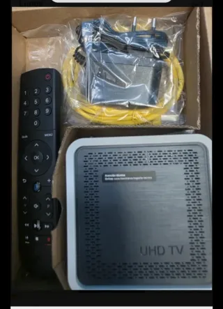 2 Descodificadores UHD TV con Mando Vocal