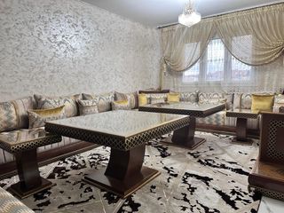 Salón Marroquí Marrón y Dorado