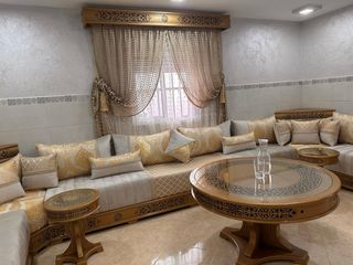 Salón Marroquí Marrón y Dorado