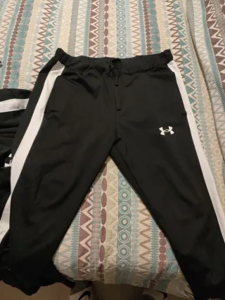 Chándal Under Armour Negro y Blanco