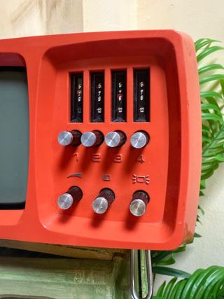 Televisor Mini Divi Rojo