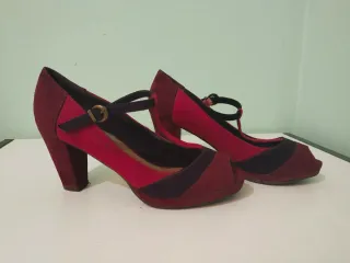 Tacones Peep Toe Rojo/Morado Talla 38