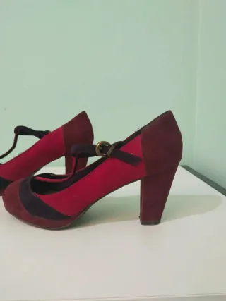 Tacones Peep Toe Rojo/Morado Talla 38