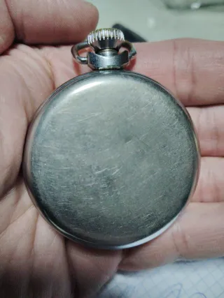 Reloj smiths de caballero funcionando es grande