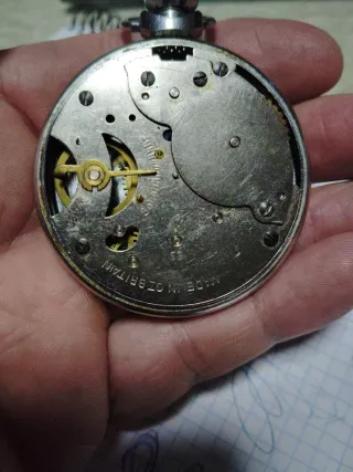 Reloj smiths de caballero funcionando es grande