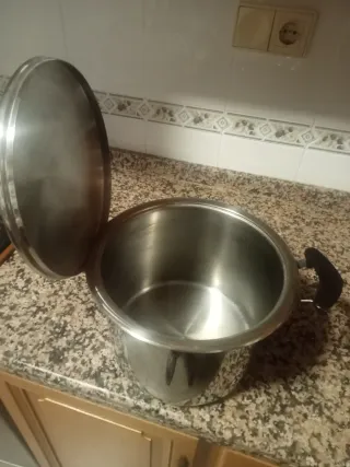 Olla AMC Metal Plateada