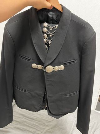 Traje Mariachi Negro con Botonadura Plateada