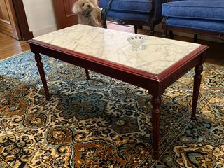 Mesa de centro de madera y mármol