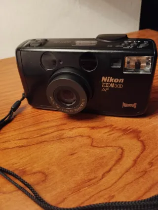 Cámara Nikon Zoom 300 AF Panorama