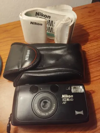 Cámara Nikon Zoom 300 AF Panorama