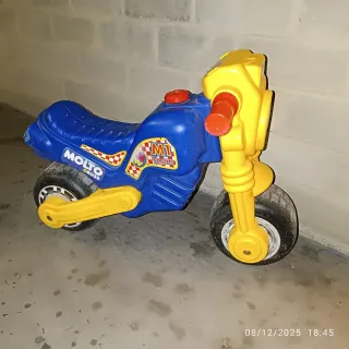 Moto Molto niño.No se envia