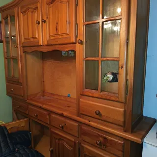 Mueble de comedor de madera