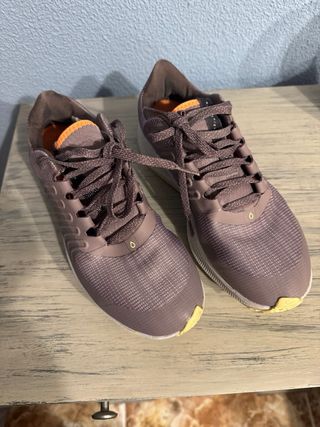 Zapatillas Nike Mujer Morado y Amarillo