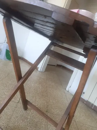 Mesa redonda plegable de madera