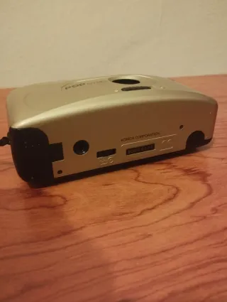 Cámara Konica Pop ST80