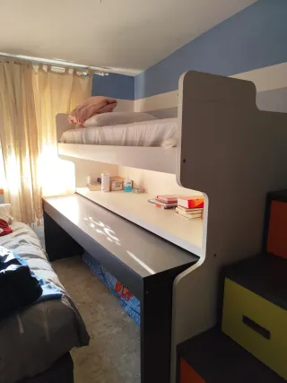 Litera con escritorio y cama extraíbles
