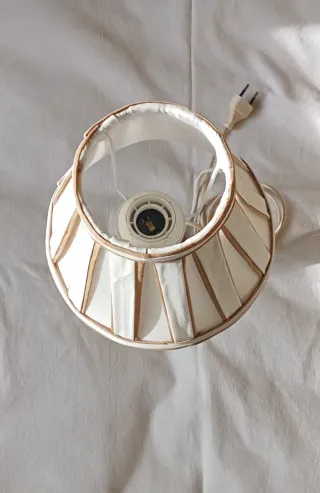 2 lámparas de mesa madera y tela