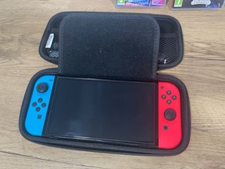 Nintendo Switch OLED Azul y Rojo
