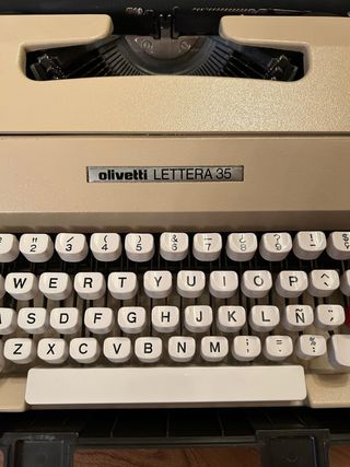 Máquina de escribir Olivetti Lettera 35