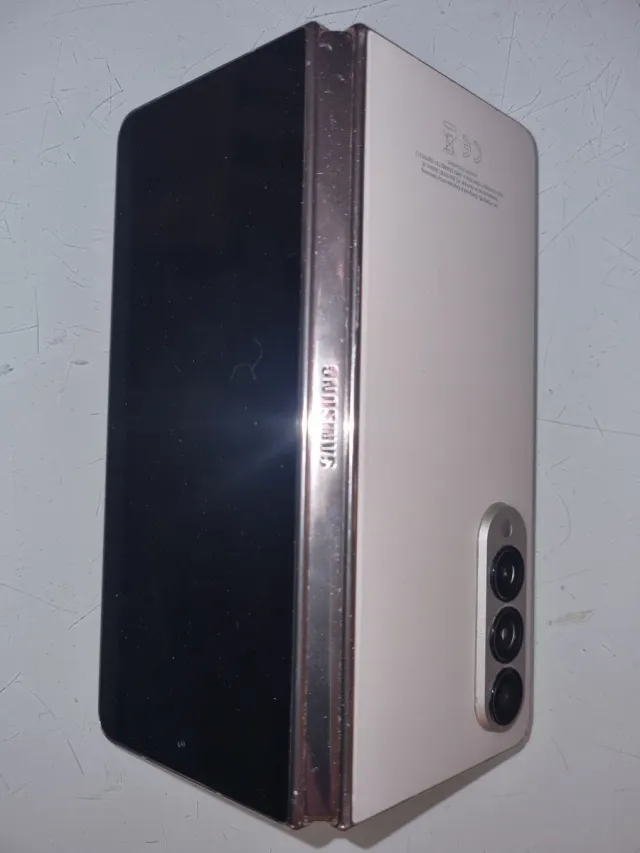 Samsung Galaxy Z Fold 4 Dorado