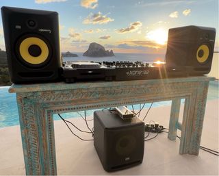 Xone:92 + Pioneer 2000 Nexus + KRK Rokit + Traktor