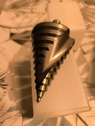 Broca Escalonada Metal