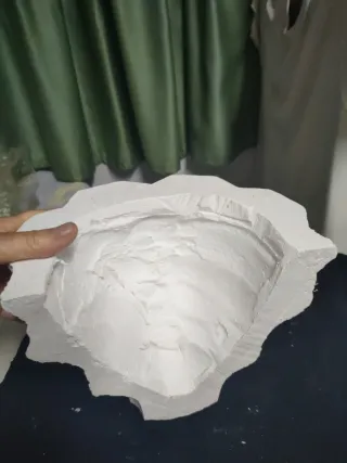 Lámpara de yeso antigua sin usar. Medidas altura25