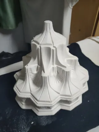 Lámpara de yeso antigua sin usar. Medidas altura25