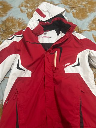 Chaqueta Wedze roja y blanca