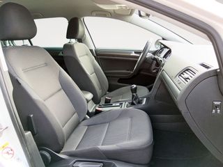 Volkswagen Golf Advance