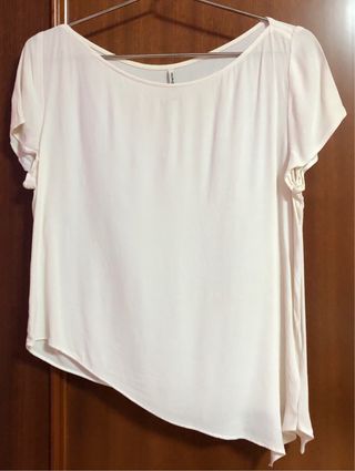 Blusa asimétrica blanca