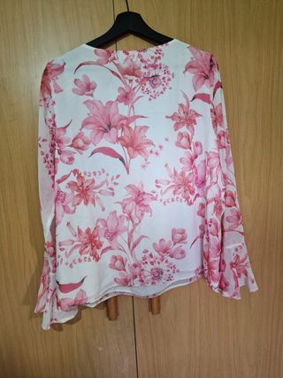 Blusa Wallis floral rosa y blanca