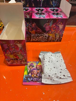 Caja sorpresa 6 muñecas K Pop