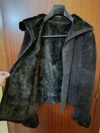 Cazadora marrón con forro de pelo