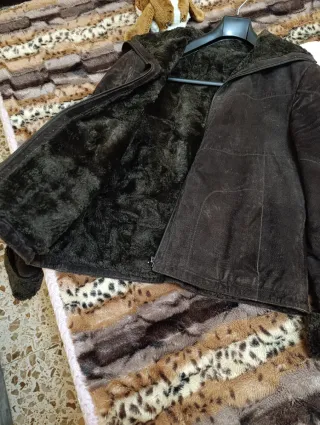 Cazadora marrón con forro de pelo