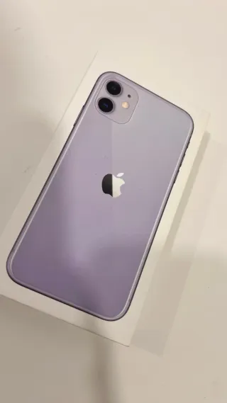 iPhone 11 Morado - Muy Buen Estado