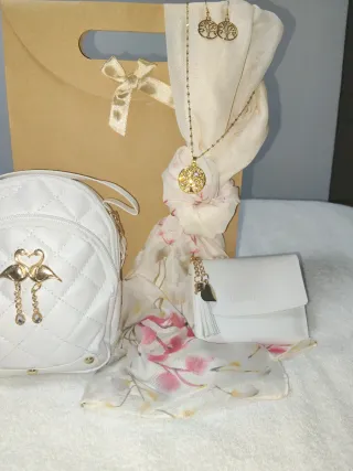 Set Regalo Mujer: Bolso, Joyería y Pañuelo
