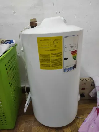 Termo Eléctrico Blanco