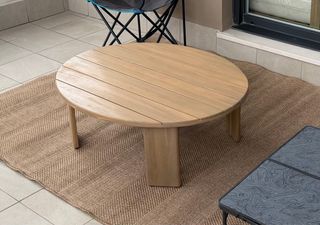 Sofá y mesa de terraza madera y tela