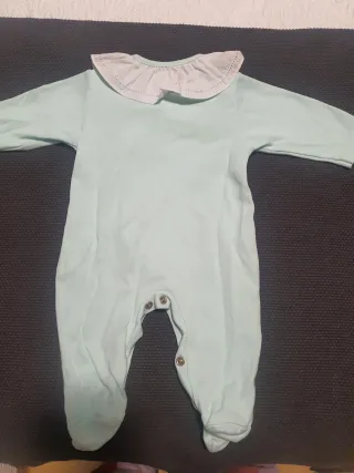 Pijama bebé algodón con cuello babero