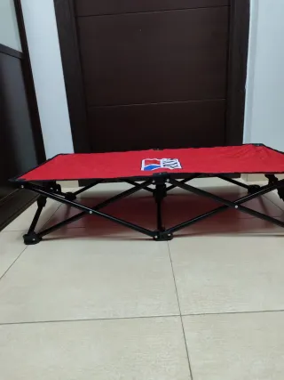 Cama plegable para mascotas Hill's roja
