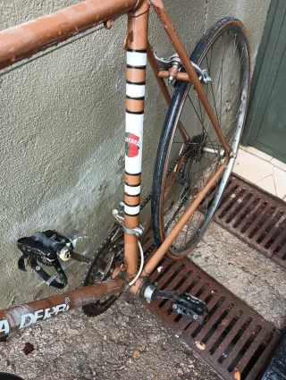 Bicicleta carretera vintage marrón
