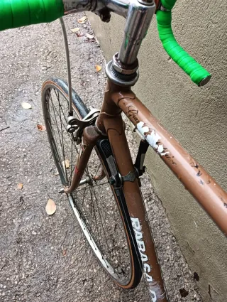Bicicleta carretera vintage marrón