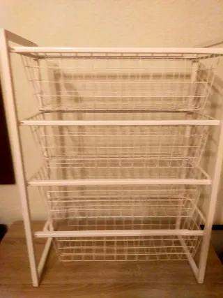 Cajonera metálica blanca con cajones deslizantes