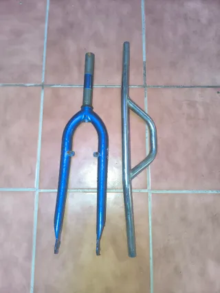 Horquilla y manillar de dirt bike