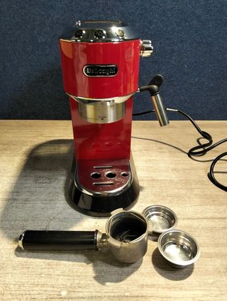 De'Longhi Dedica - Cafetera EC680.R