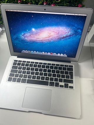 MacBook Air 2012 Prata