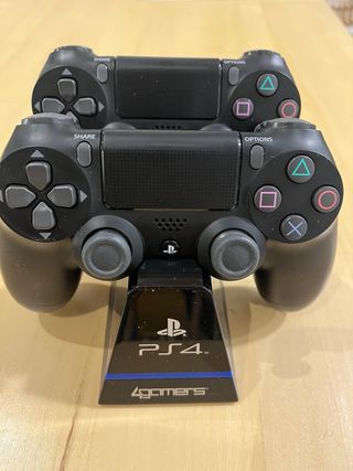 PS4 Pro Negra + 3 Mandos Originales